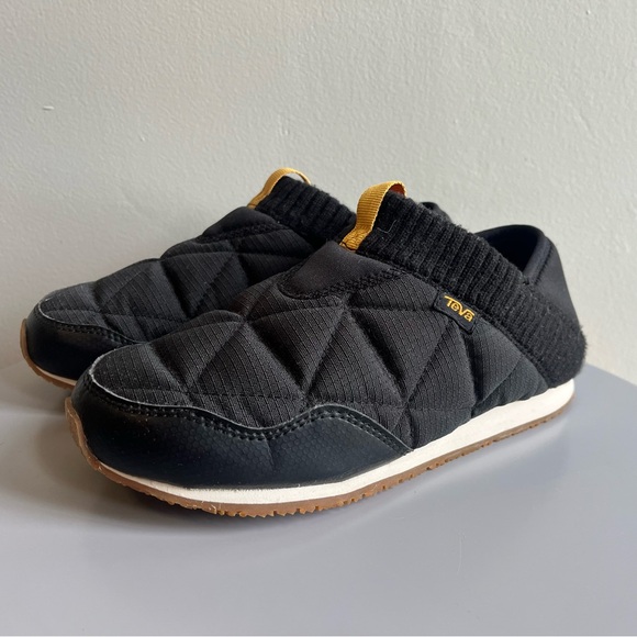 Teva ReEmber, black, womens sz 6. Excellent - Picture 1 of 7